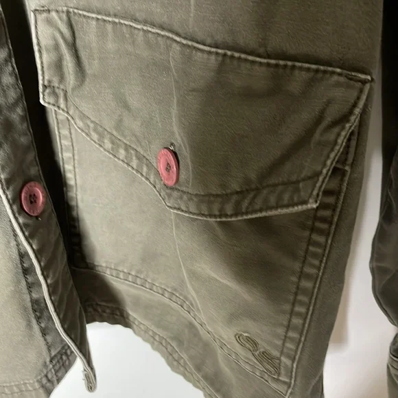 QuikSilver Army Green Jacket embroidered on back with arm Patches Sz Medium - Picture 6 of 7